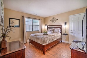 Interior - Branson Condo on Golf Course: Community Pool! (Branson)