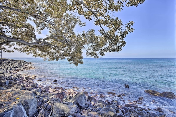 House (2 Bedrooms) | Interior - Bright & Airy Beach House w/ Oceanfront Views (Kailua-Kona)