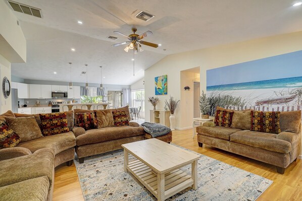 Interior - Game Room & Deck: Spacious Home in St James City (Saint James City)