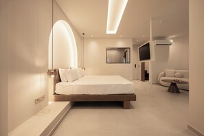 1 bedroom, premium bedding, down comforters, pillowtop beds