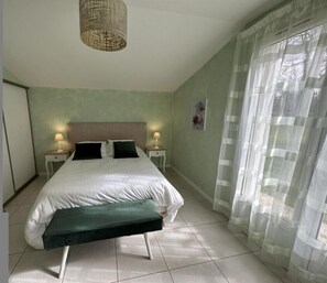 Travel cot, WiFi, bed sheets - La Plain' Itude - Lacquy (LACQUY)