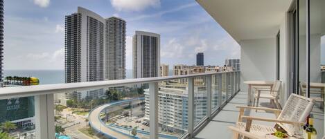 Apartment (2 Bedrooms) | Front of property