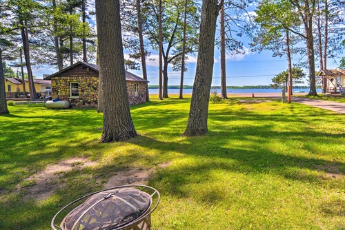 Stone Lake Cabin: Grill & Access to Fishing!