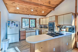 House (3 Bedrooms) | Interior - Berkshires Cabin 2 Mi to Appalachian Trail! (Otis)