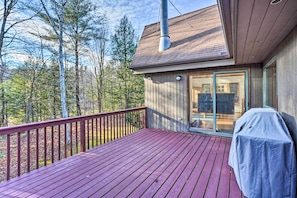 House (3 Bedrooms) | Interior - Berkshires Cabin 2 Mi to Appalachian Trail! (Otis)