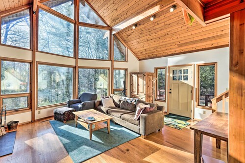 Berkshires Cabin 2 Mi to Appalachian Trail!