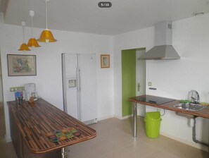 Microwave, dishwasher