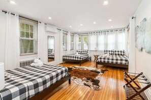 8 chambres, matelas mémoire de forme, fer et planche à repasser