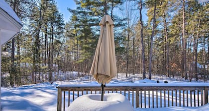 Charming Retreat ~ 1 Mi to Ossipee Lake Marina!