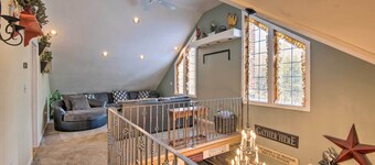 Charming Retreat ~ 1 Mi to Ossipee Lake Marina!