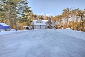 House (3 Bedrooms) | Interior - Charming Retreat ~ 1 Mi to Ossipee Lake Marina! (Center Ossipee)