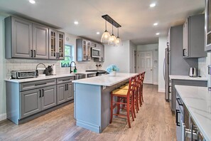 House (4 Bedrooms) | Private kitchen | Microwave, oven, stovetop, dishwasher - Updated Falmouth Family Home ~ 2 Mi to Beach! (Falmouth)