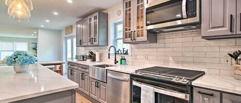 Casa (4 Bedrooms) | Cozinha privada | Micro-ondas, fogão, cooktop, lava-louças