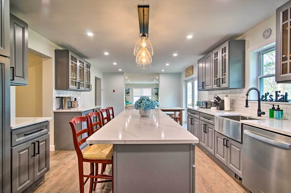 House (4 Bedrooms) | Private kitchen | Microwave, oven, stovetop, dishwasher - Updated Falmouth Family Home ~ 2 Mi to Beach! (Falmouth)