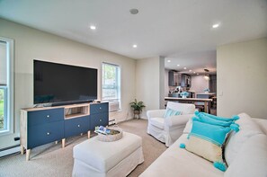 TV - Updated Falmouth Family Home ~ 2 Mi to Beach! (Falmouth)