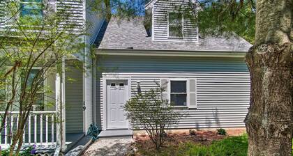 Cozy Falmouth Studio ~ 2 Mi to Beach & Dining