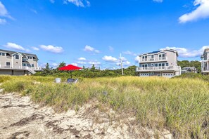 House (3 Bedrooms) | Interior - Private Beach! Oceanfront Escape in Mattapoisett (Mattapoisett)