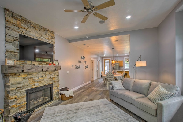 Apartment (2 Bedrooms) | Front of property