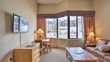 Apartment (0 Bedroom) | Interior