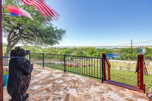 Interior - Pet-friendly Canyon Lake Cabin, 1 Mi to Water! (Canyon Lake)