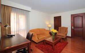 ห้องซูพีเรียดับเบิล, เตียงควีนไซส์ 1 เตียง, ปลอดบุหรี่, อ่างอาบน้ำ | เครื่องนอนระดับพรีเมียม, ผ้านวมขนเป็ ด, มินิบาร์, ตู้นิรภัยในห้องพัก