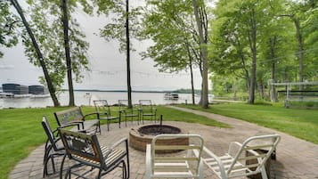 Rumah (4 Bedrooms) | Bagian depan properti