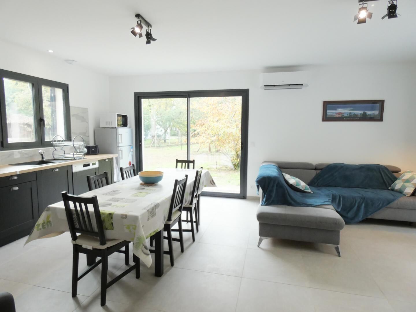 Fernseher, Tischfußball