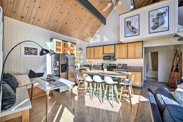 House (3 Bedrooms) | Interior