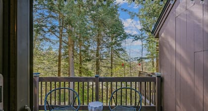 VT-Style Saltbox Designed Condo - Mill Run 5E