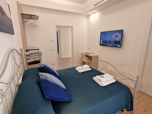 2 Schlafzimmer, Zimmersafe, Schreibtisch, schallisolierte Zimmer