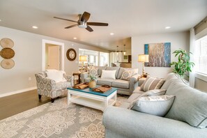 TV, fireplace - Charming Mountain Home Retreat: Walk to Marina! (Mountain Home)