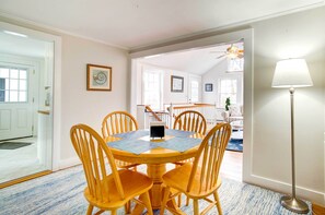 Interior - 2 Mi to Beach: Walkable Coastal Gem in Hyannis! (Hyannis)