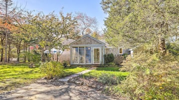 Cottage (2 Bedrooms) | Interior