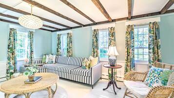 Cottage (2 Bedrooms) | Interior