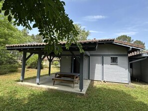 Outdoor dining - Les Hélianthèmes - Brocas (BROCAS)