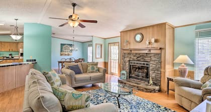 Steinhatchee Home w/ Boat Parking: 1 Mi to Marina