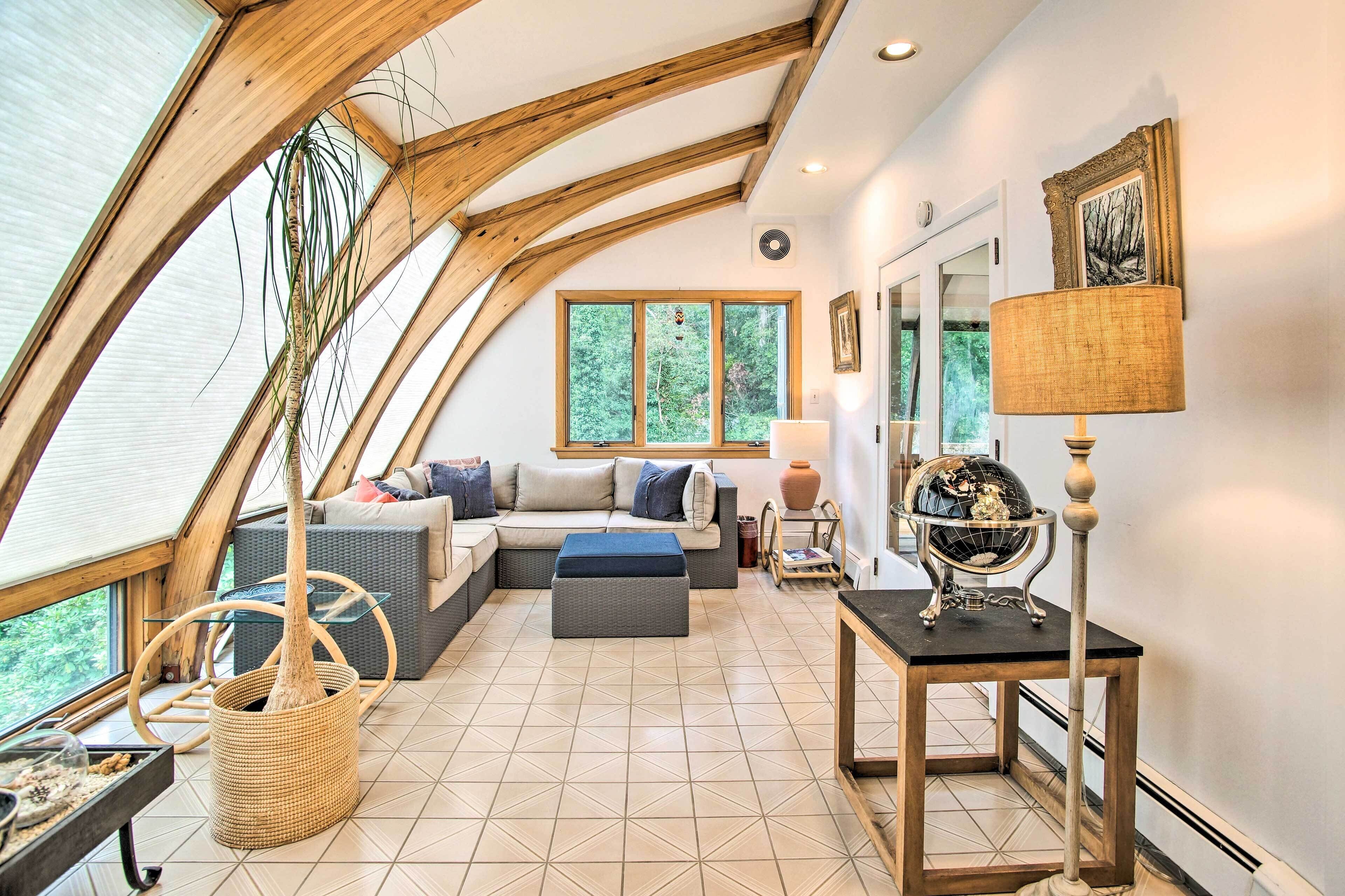 House (4 Bedrooms) | Front of property