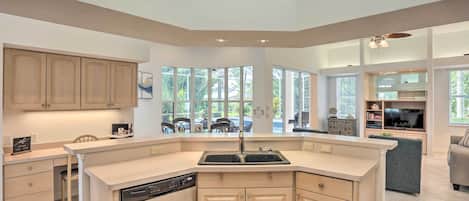 House (3 Bedrooms) | Interior