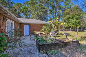 Interior - Sunshine State Escape: 3 Mi to Navarre Beach! (Navarre)