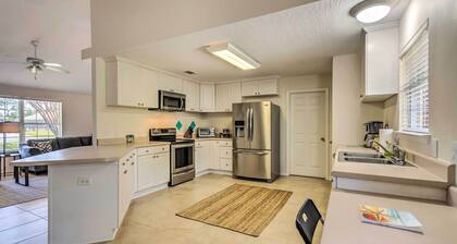 Sunshine State Escape: 3 Mi to Navarre Beach!