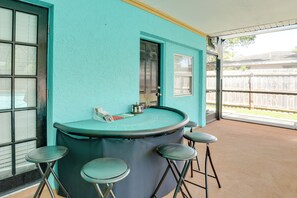 House (3 Bedrooms) | Interior - Colorful Coastal Home w/ Pool, 6 Mi to Beach! (St. Petersburg)