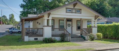 House (2 Bedrooms) | Exterior