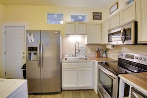 House (2 Bedrooms) | Interior