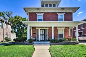 House (4 Bedrooms) | Interior - Historic College Hill Home w/ Front Porch! (Bowling Green)