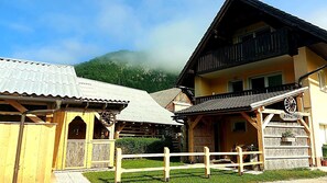 Esterni