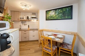 Private kitchen - Cozy Alpine Apartment near Lake Bohinj,  Free Bikes & No Extra Fees (Bohinjska Bistrica)