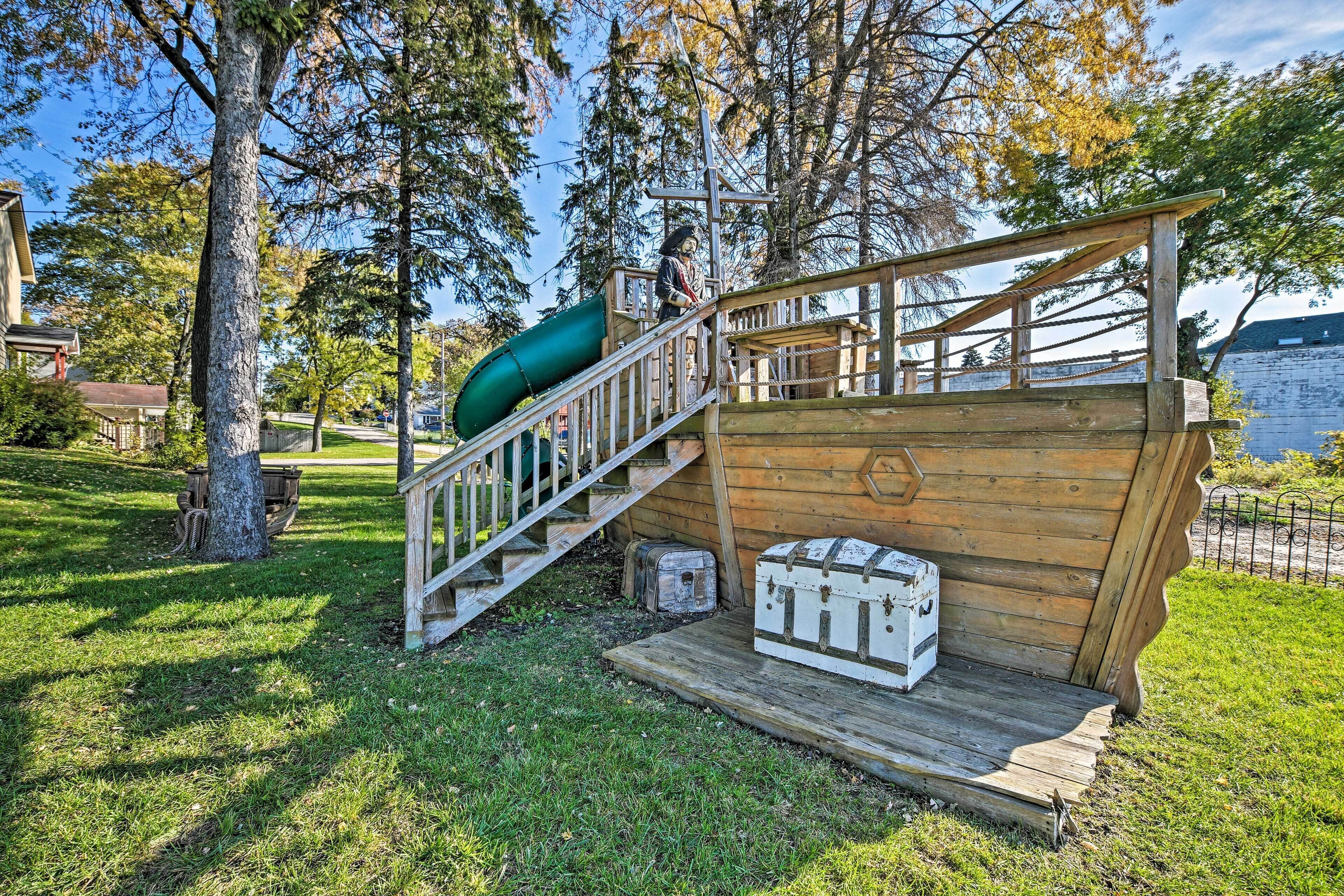 House (5 Bedrooms) | Interior