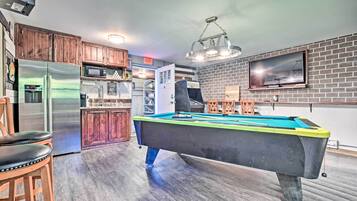 House (5 Bedrooms) | Interior