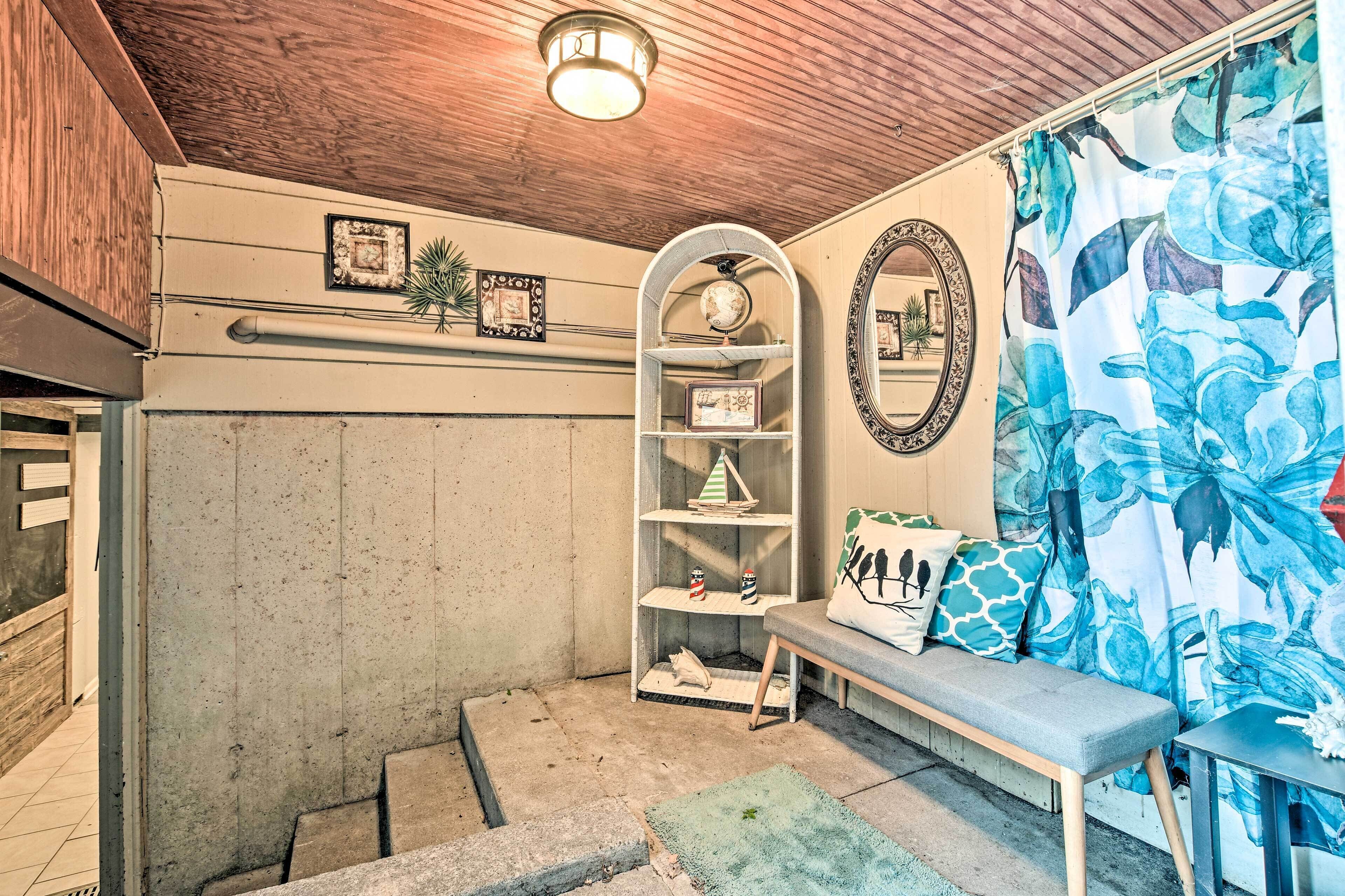 House (5 Bedrooms) | Interior