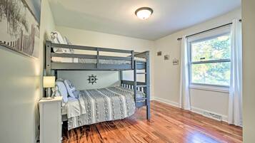 House (5 Bedrooms) | Interior